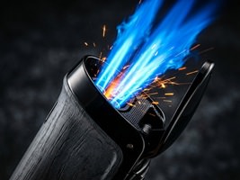 Close-up af kraftig jetflamme på TURBOLIGHTER stormlighter